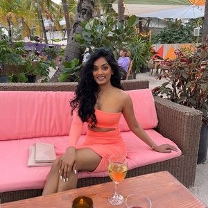 Meet your Posher, Indira s